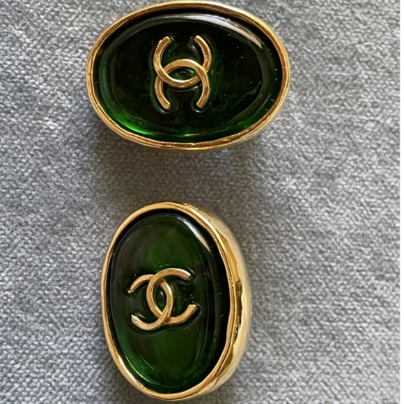 Chanel Early 1990s vintage gripoix collection clip on earrings - Picture 3 of 3